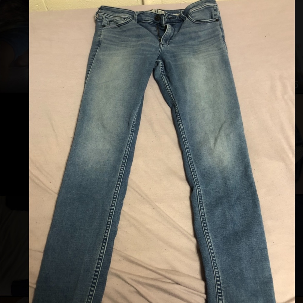 Abercrombie and Fitch Jeans w/ No rips!